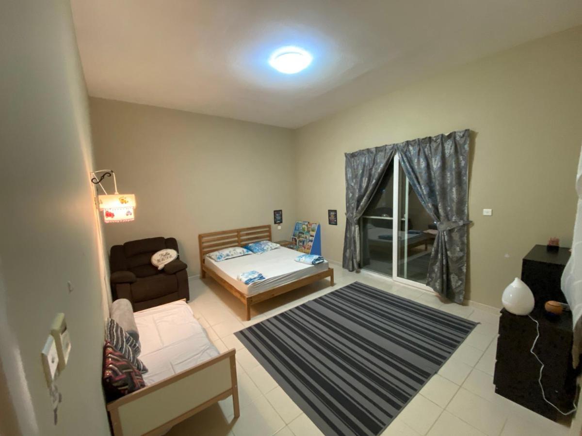 Spacious 4-Bedroom Villa, Children Friendly Dubai Ngoại thất bức ảnh