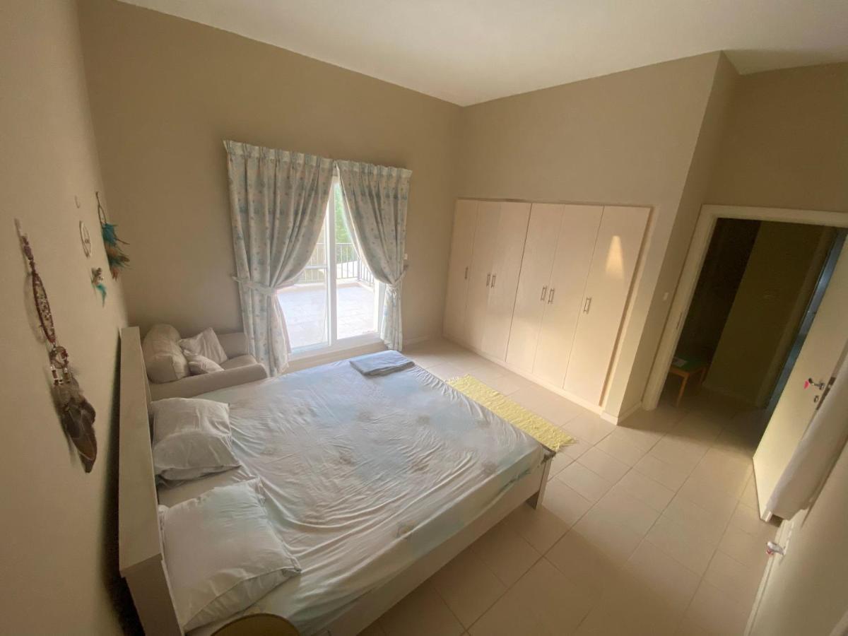 Spacious 4-Bedroom Villa, Children Friendly Dubai Ngoại thất bức ảnh
